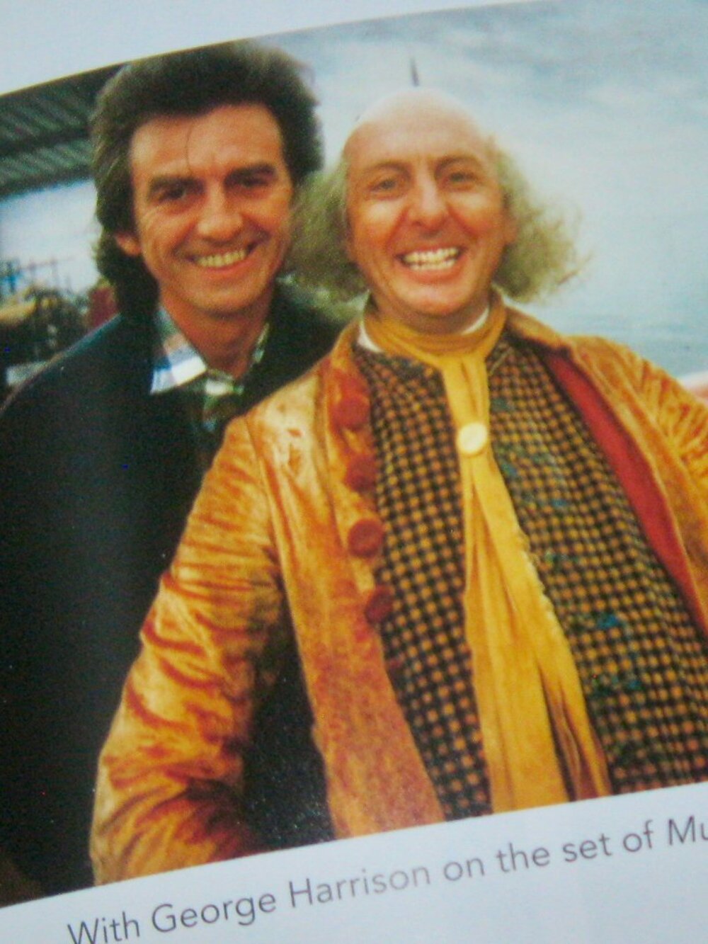 ERIC IDLE "ALWAYS LOOK ON THE BRIGHT SIDE OF LIFE" PAPERBACK W/LOT OF PHOTOS
